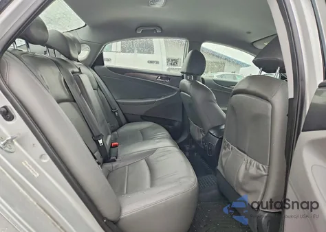 2013 Hyundai Sonata Hybrid z USA, uszkodzony, nr VIN KMHEC4A42DA098840